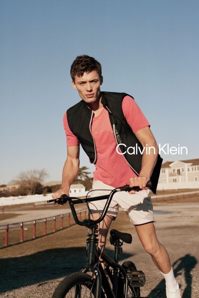 Calvin Klein predstavlja prolećnu kolekciju namenjenu aktivnim muškarcima