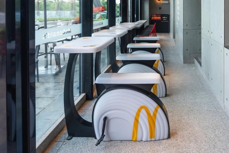 McDonalds obezbedio bicikle za vežbanje tokom davljenja u brzoj hrani