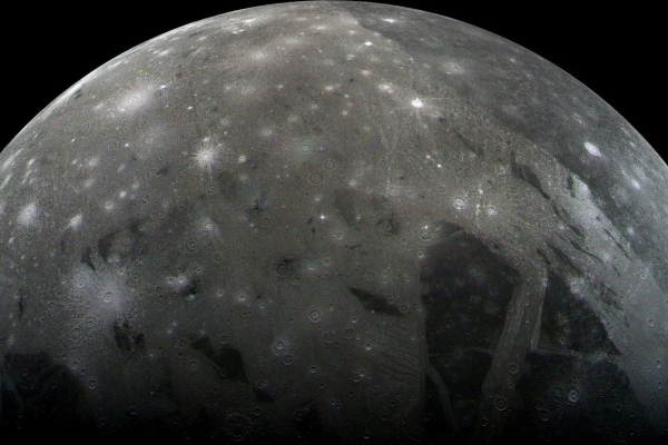 dokazano-prisustvo-vodene-pare-u-atmosferi-najveceg-jupiterovog-meseca