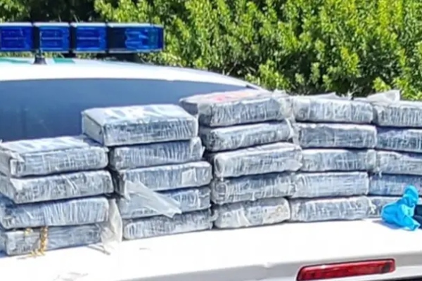 Na obali Floride isplivao kokain vredan oko 1,2 miliona dolara