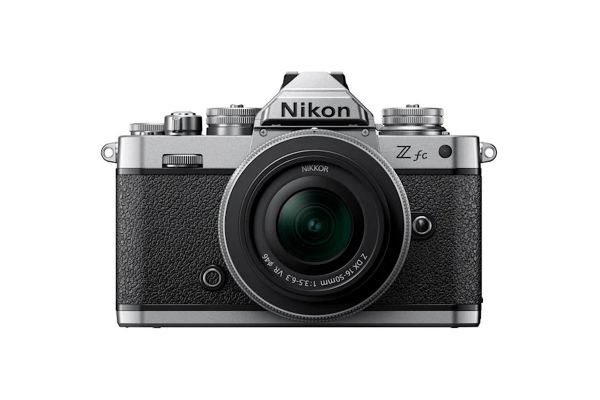 Nikon predstavlja moderan osvrt na besprekorne retro modele fotoaparata