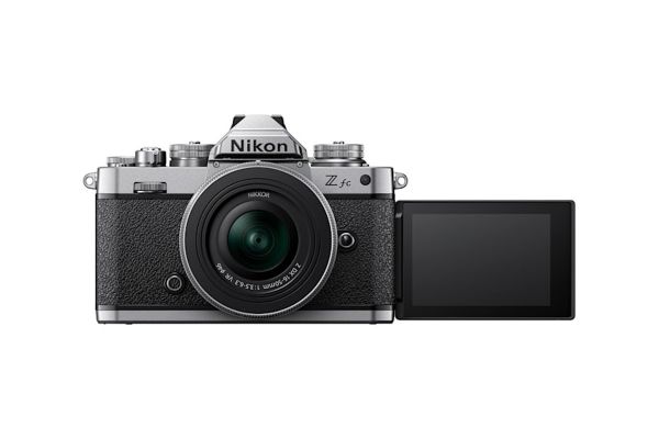 Nikon predstavlja moderan osvrt na besprekorne retro modele fotoaparata