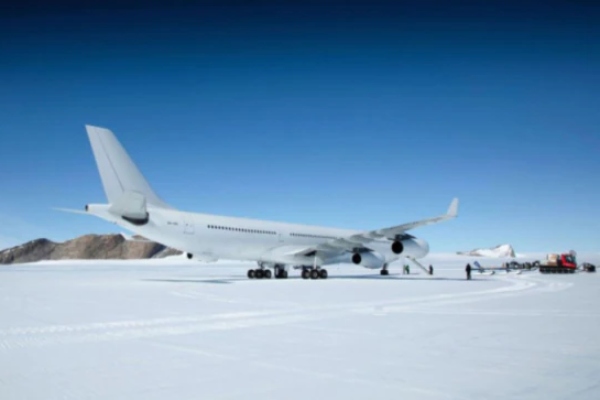 Pogledajte prvo sletanje Airbus A340 aviona na ledenu pistu Antarktika