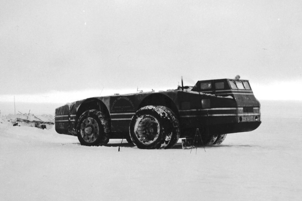 Predratna pionirska mašina za istraživanje Antarktika