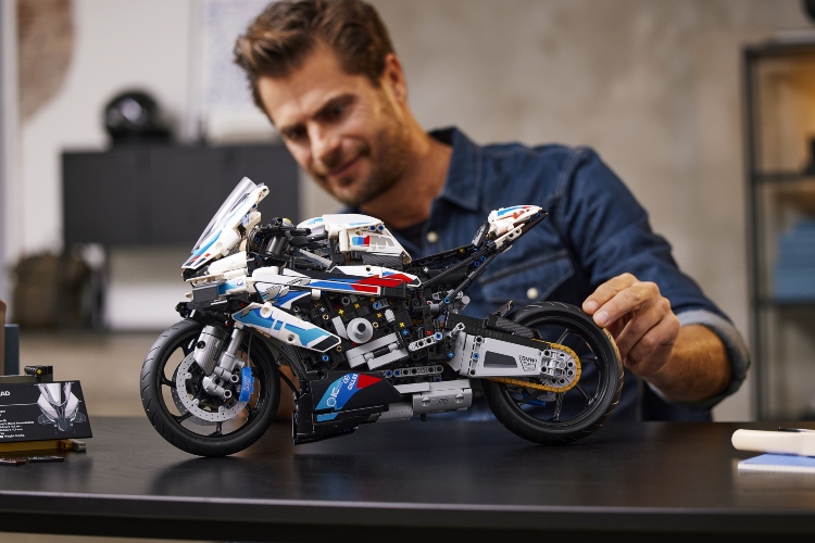 LEGO predstavlja novi komplet slavnog supermotocikla