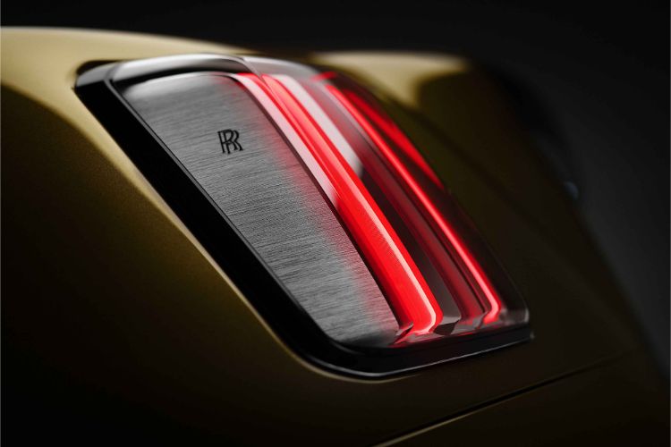 rolls-royce-spectre-unveiled-the-marques-first-fully-electric-motor-car-21