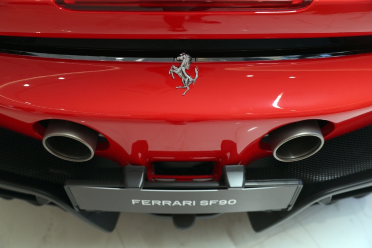 ferrari-sf-90-stradale-predstavljen-u-beogradu-16