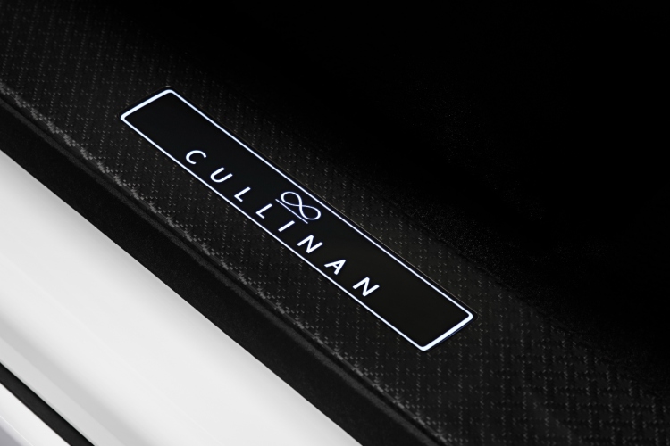 rolls-royce-predstavlja-black-badge-cullinan-series-ii-evoluirani-alter-ego-15