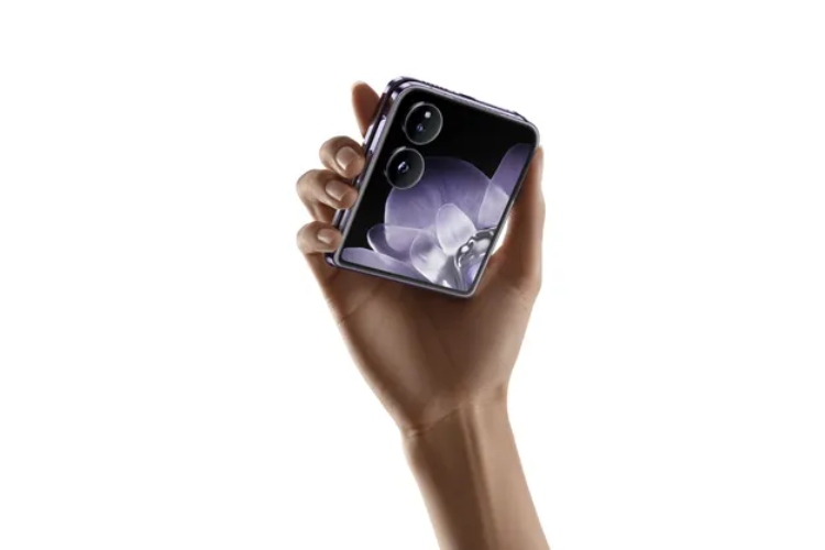 xiaomi-mix-flip-na-testu-pametan-mocan-i-sklopiv-1