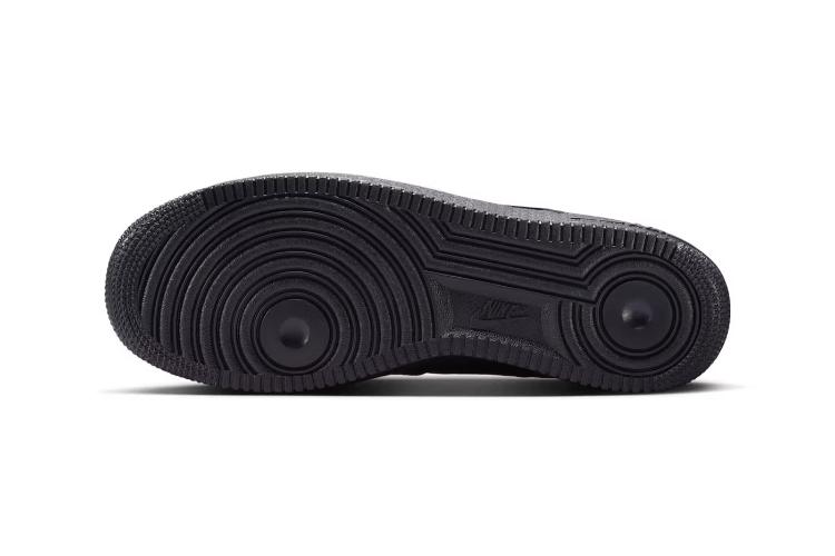 nike-air-force-1-low-triple-black-croc-crne-patike-sneaker-kultura-muski-stil-muski-magazin-7