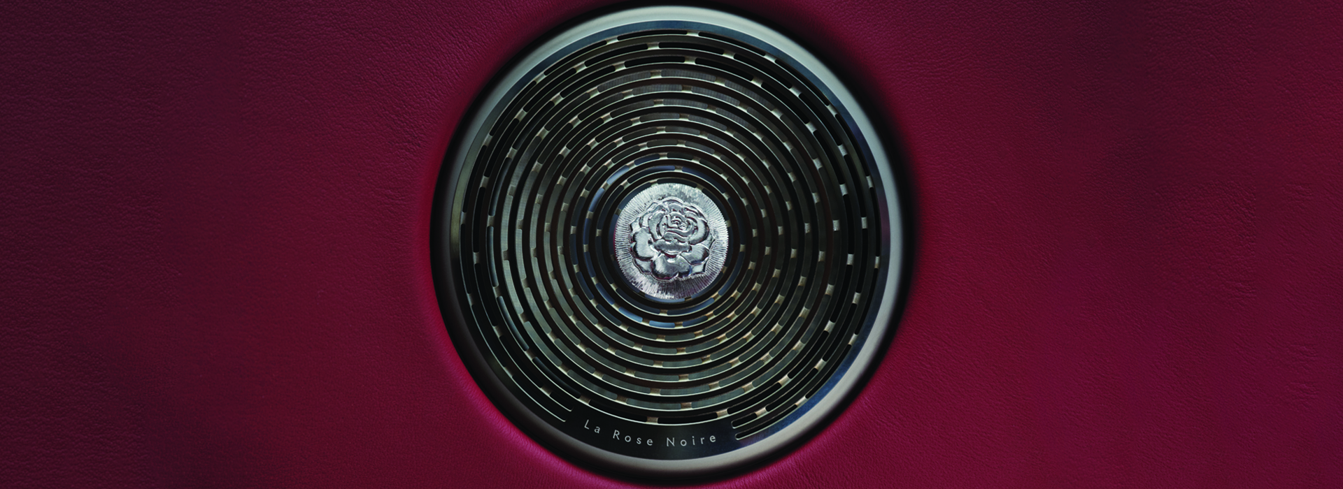 Rolls Royce La Rose Noire – jedinstvena destilacija ljubavi, umeća i luksuza