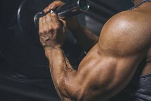 Pet obaveznih vežbi za savršeno oblikovane i funkcionalne bicepse