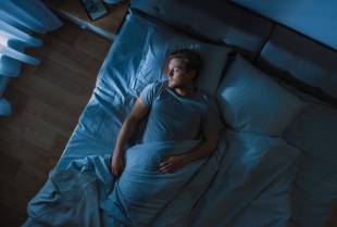 Naučnici otkrivaju zbog čega nije dobro spavati sa uključenim televizorom