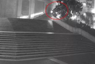 Uhapšen zbog vožnje niz čuvene Španske stepenice u Rimu