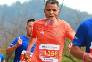 Kineski maratonac kompletirao trku ne gaseći cigarete do samog kraja
