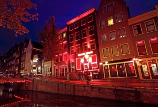 Kanabis će uskoro biti zabranjen u amsterdamskoj četvrti crvenih fenjera