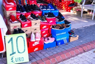 Adidas će spaliti YeezY patike u vrednosti od 500 miliona