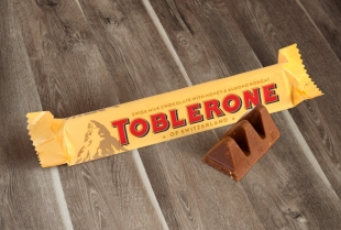 Proizvođač Toblerona se seli iz Švajcarske i zbog toga menja svoj ikonični logo