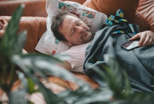 Da li je opasno spavati sa biljkama u sobi?