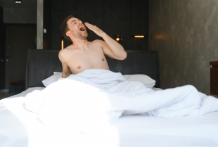 Stručnjak za seks objašnjava značenje redovnih jutarnjih erekcija