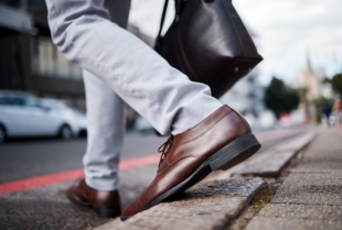 Vodič za muškarce: Koju boju cipela odabrati?