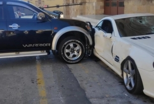 Grčki policajac uništio šefov Mercedes dokazavši da uopšte nije lud
