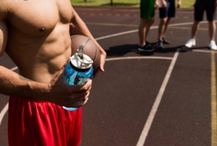 Šta se zapravo dešava u telu kada popiješ energetsko piće (i zašto „boost“ nije baš ono što misliš)