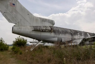Urbani istraživači ušli u ozloglašeni avion Džefrija Epstajna: Ono što su zatekli unutra deluje kao scena iz horor filma